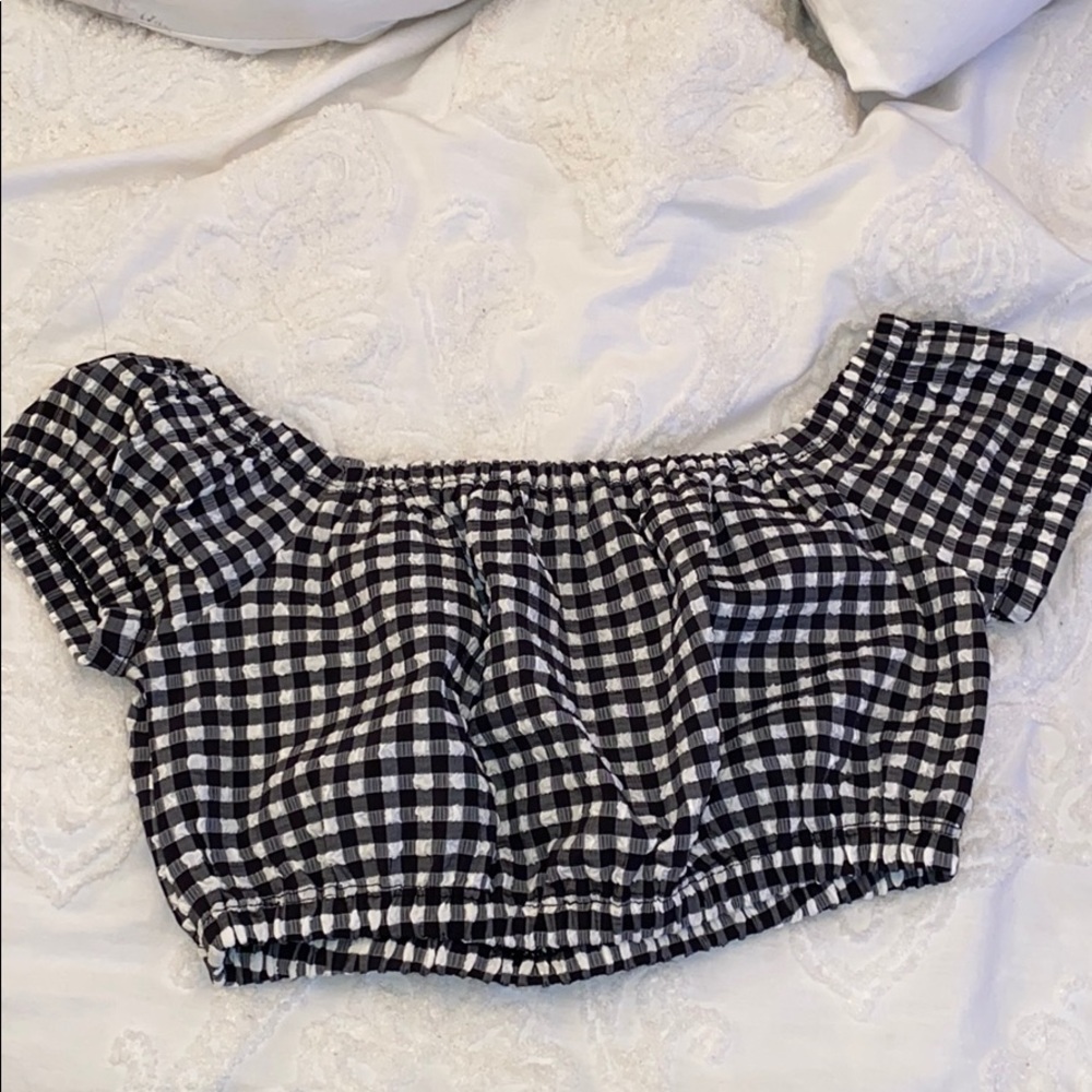 Aritzia (Wilfred line)off the shoulder crop top!!!